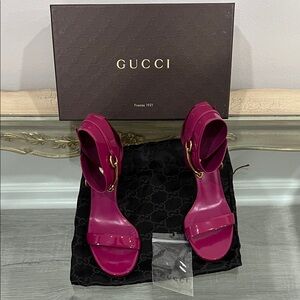 Gucci Women's Fuchsia Sandals